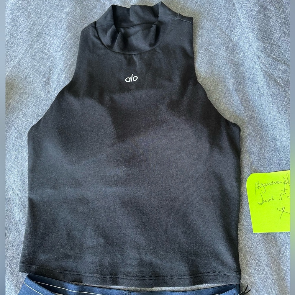 Alo Soft bra tank EUC size XS